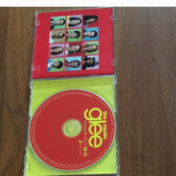 Glee Music Season One Volume 2 CD - Picture 3 of 3